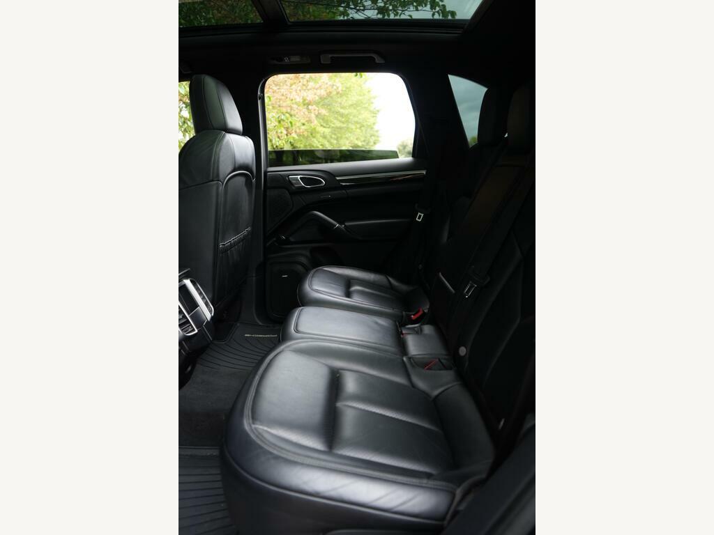 Porsche Cayenne V8 Turbo Tiptronic S White #47