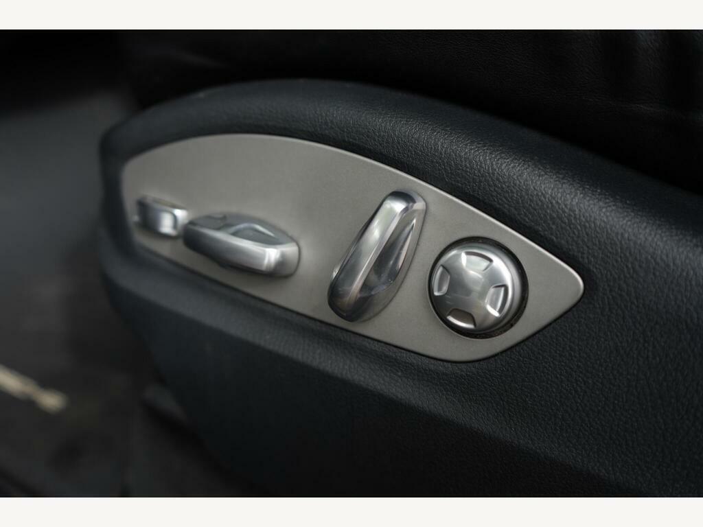 Porsche Cayenne V8 Turbo Tiptronic S White #43