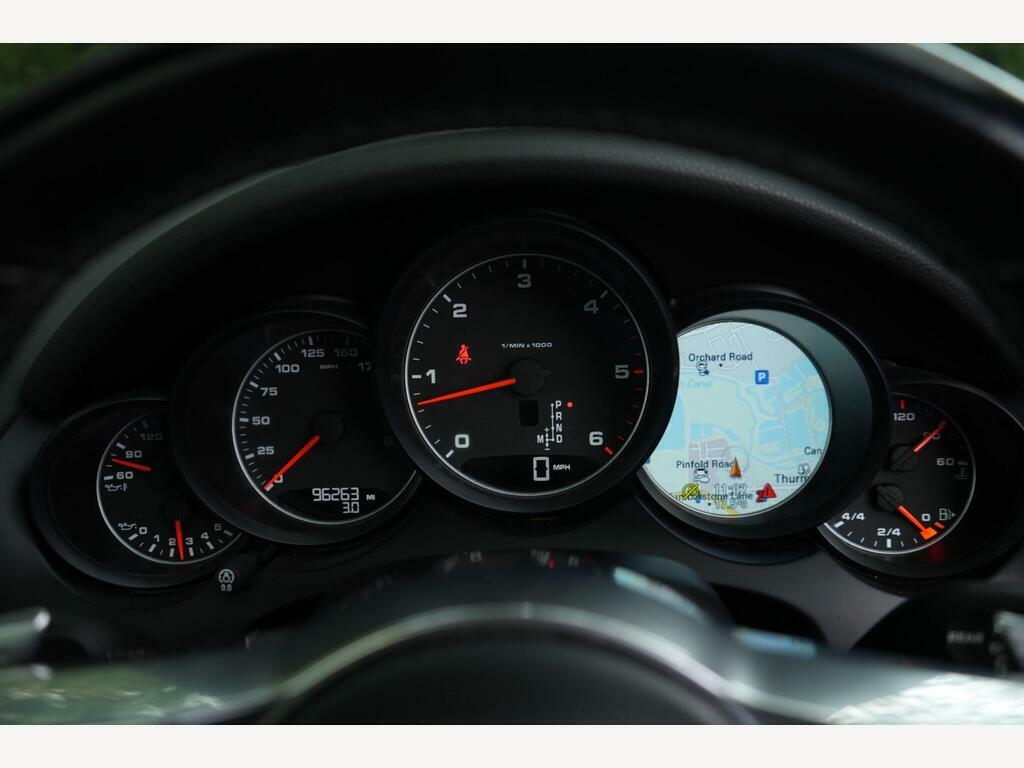 Porsche Cayenne V8 Turbo Tiptronic S White #28