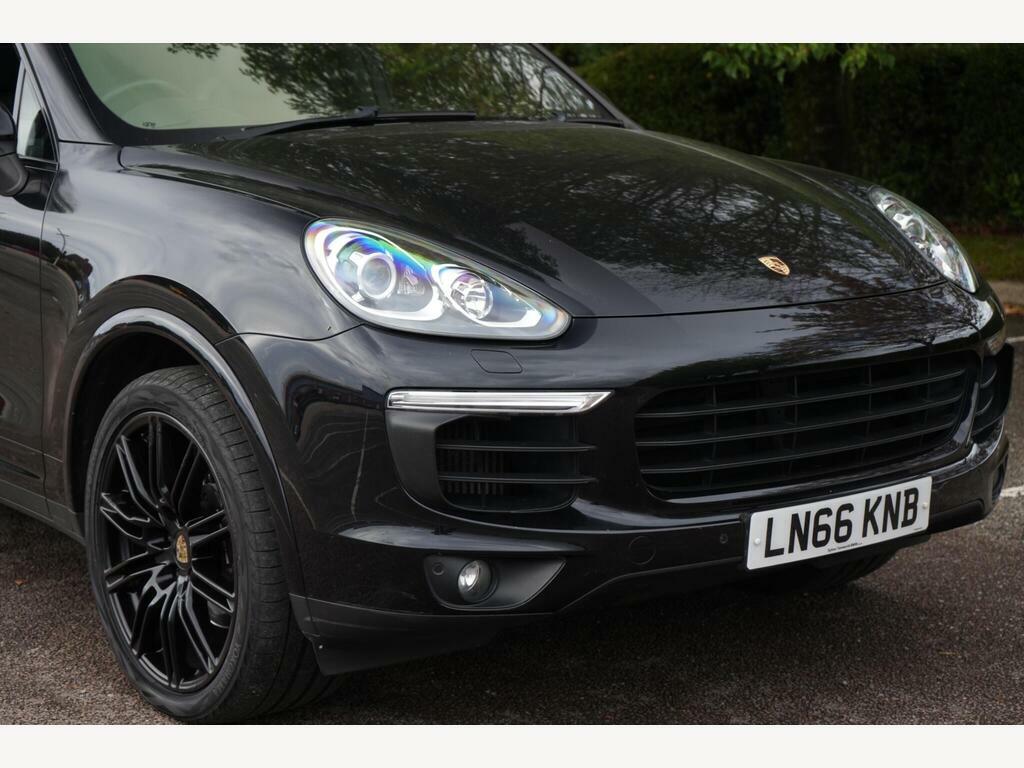 Porsche Cayenne V8 Turbo Tiptronic S White #19
