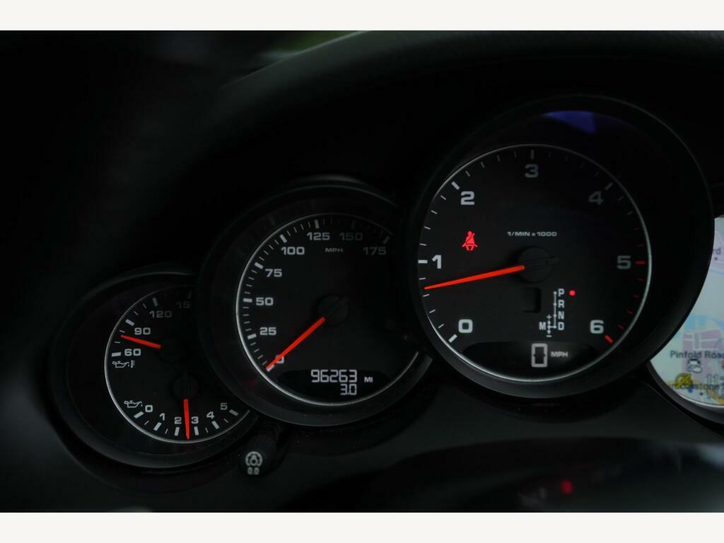Porsche Cayenne V8 Turbo Tiptronic S White #29