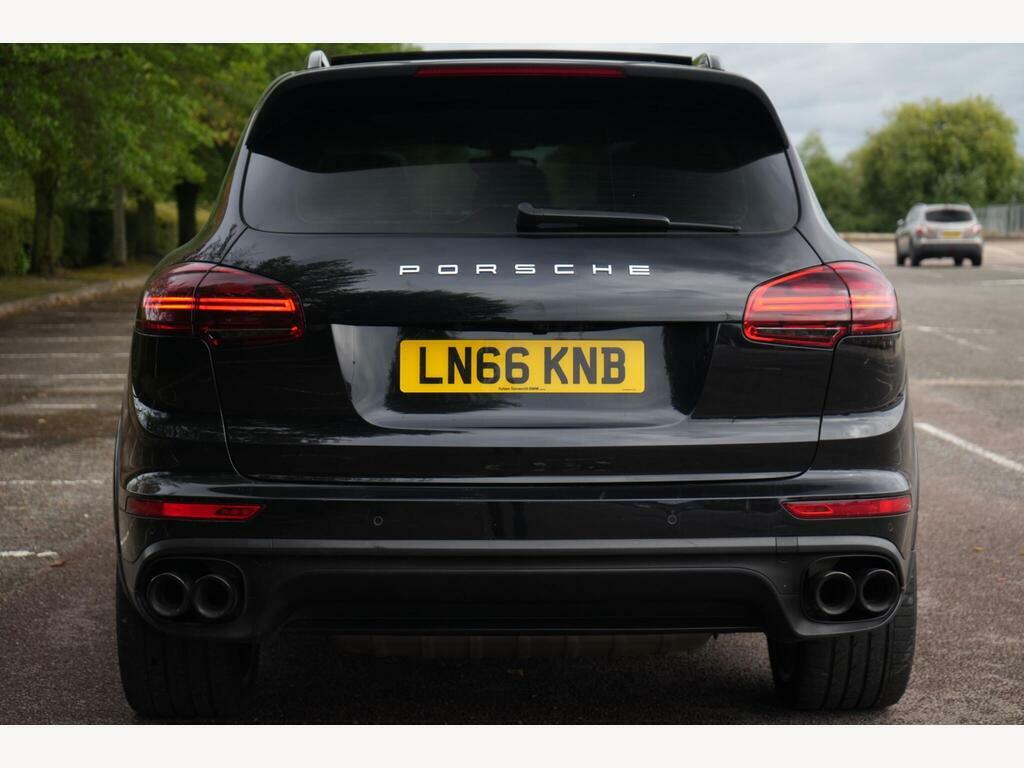 Porsche Cayenne V8 Turbo Tiptronic S White #22
