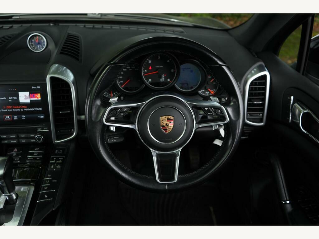 Porsche Cayenne V8 Turbo Tiptronic S White #40