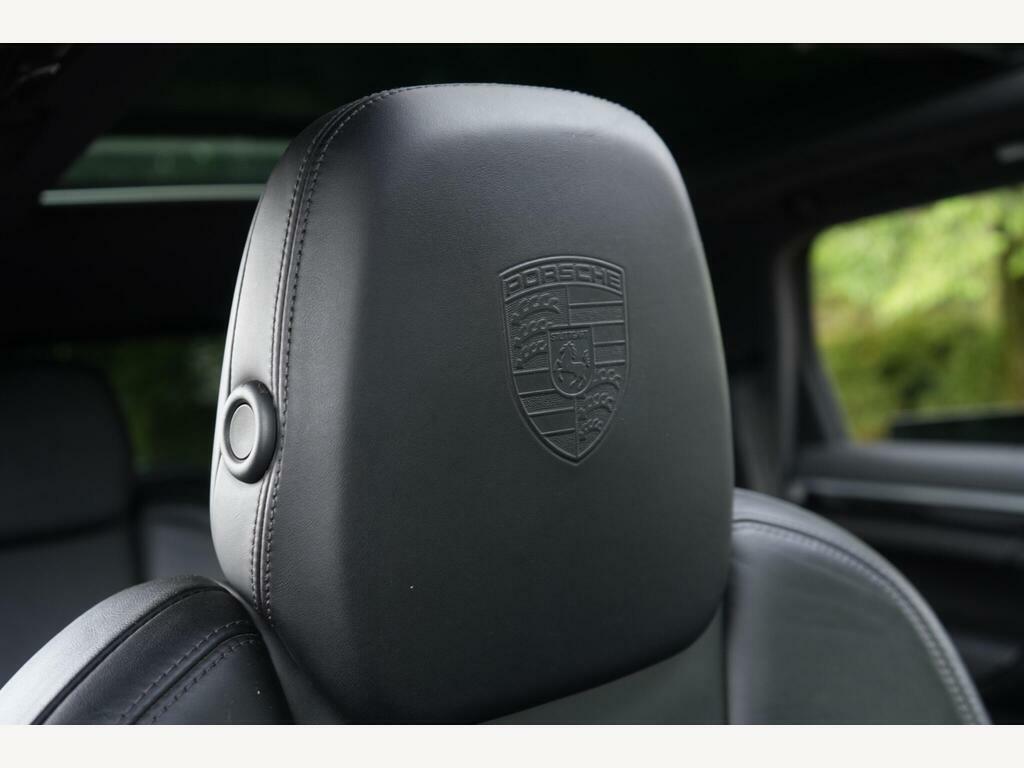 Porsche Cayenne V8 Turbo Tiptronic S White #9