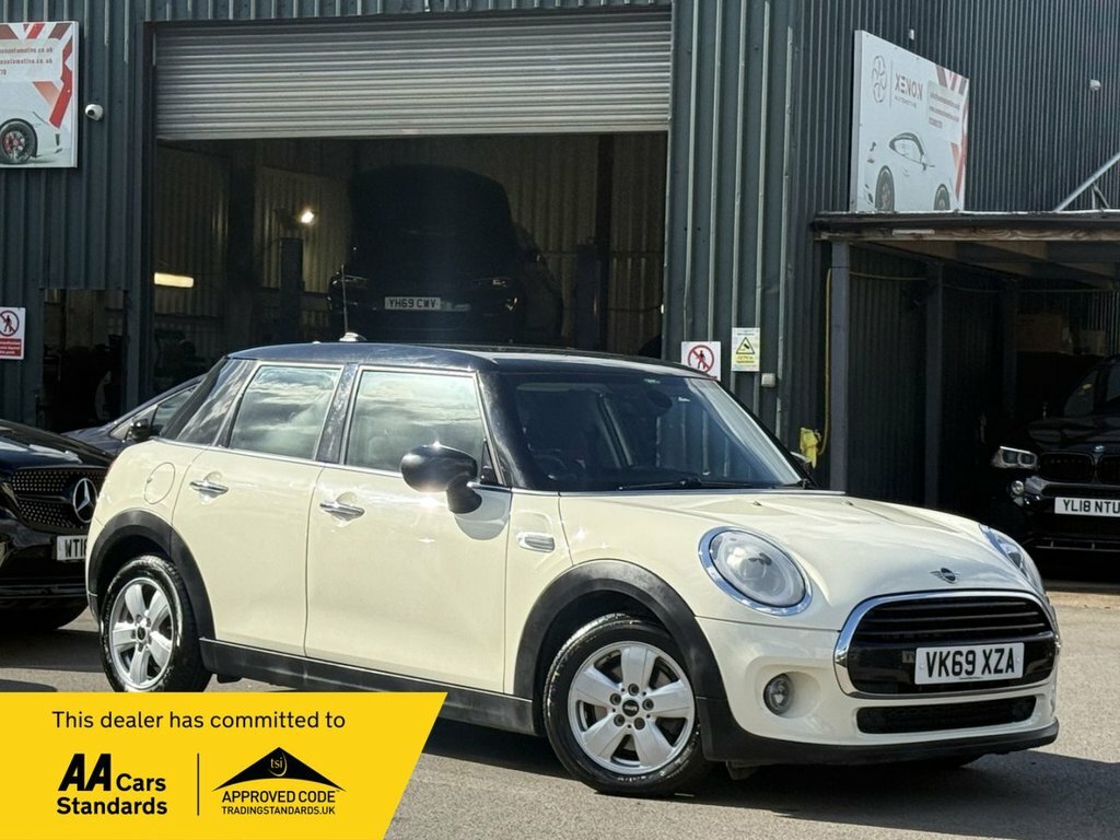 Mini Hatch 1.5L Cooper Classic White