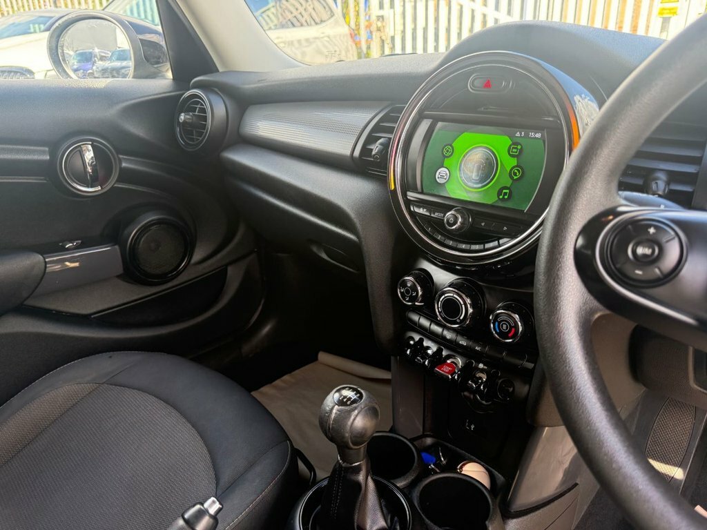 Mini Hatch 1.5L Cooper Classic White #6