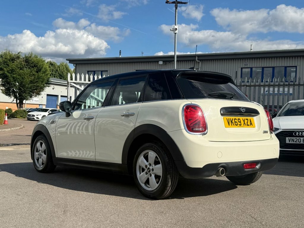 Mini Hatch 1.5L Cooper Classic White #3