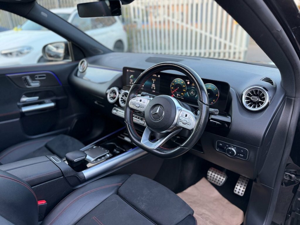 Mercedes-Benz GLA Class 2L Amg Line Black #3