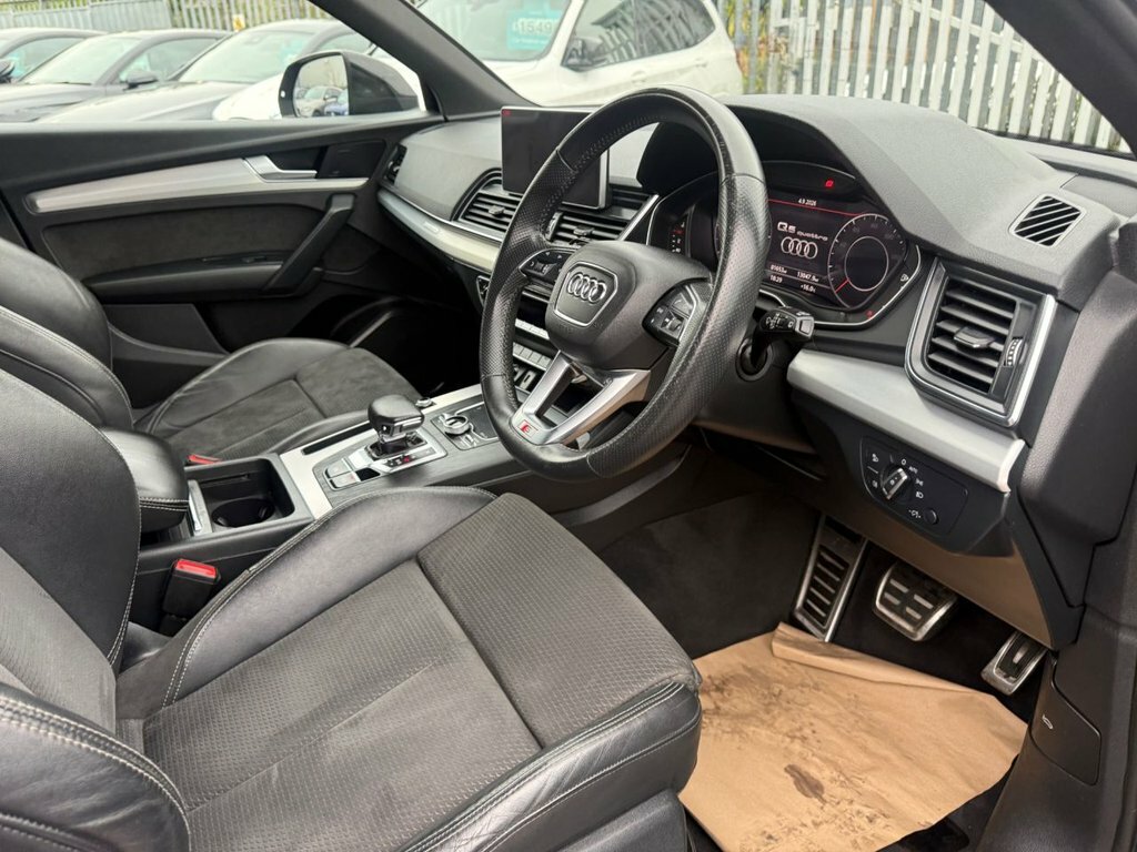 Audi Q5 2L S Line Black #4