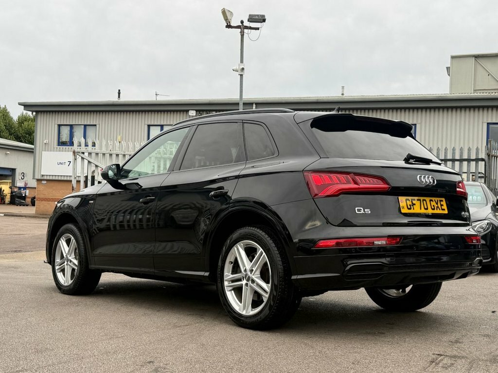 Audi Q5 2L S Line Black #3