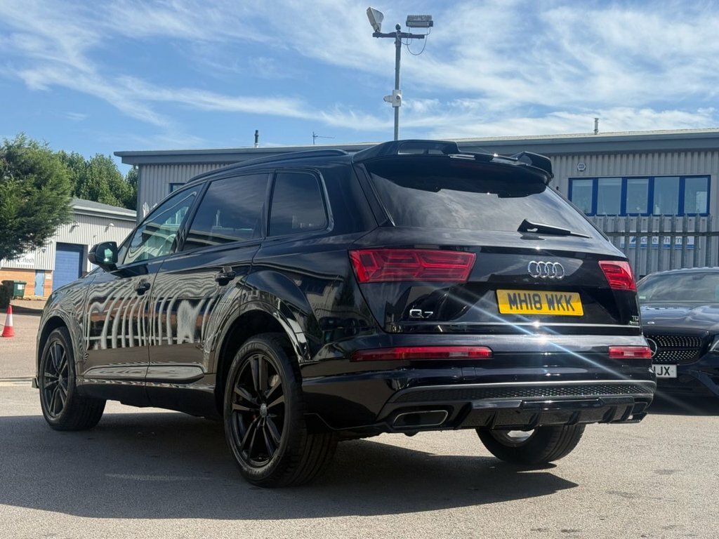 Audi Q7 3L S Line Black #3