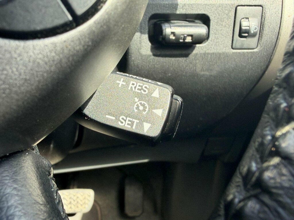 Toyota Prius Hatchback Black #14