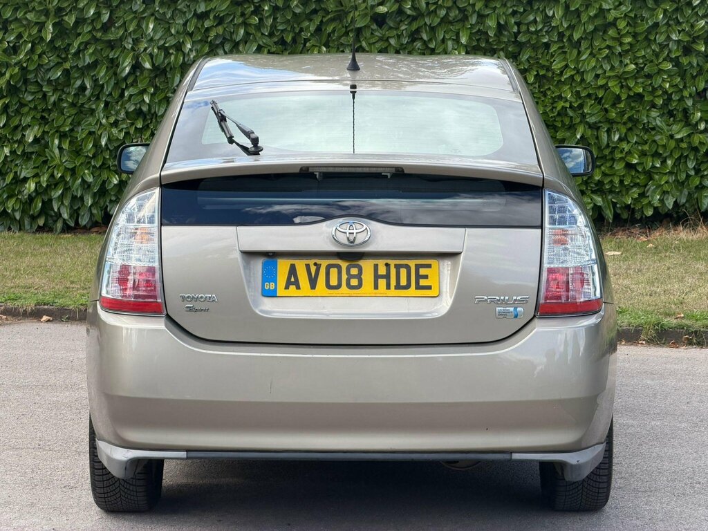 Toyota Prius Hatchback Black #8
