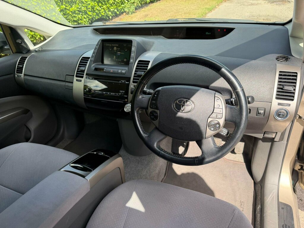 Toyota Prius Hatchback Black #22