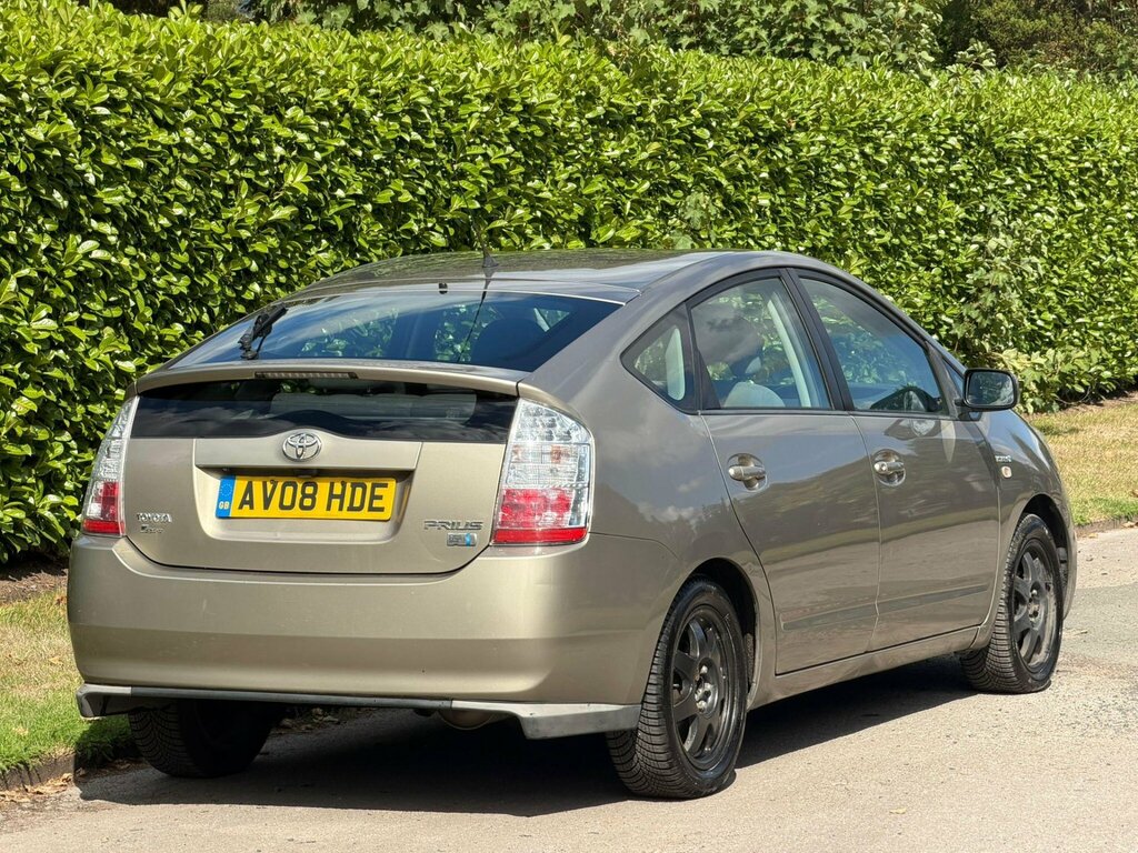 Toyota Prius 1.5 T Spirit Cvt Brown #6
