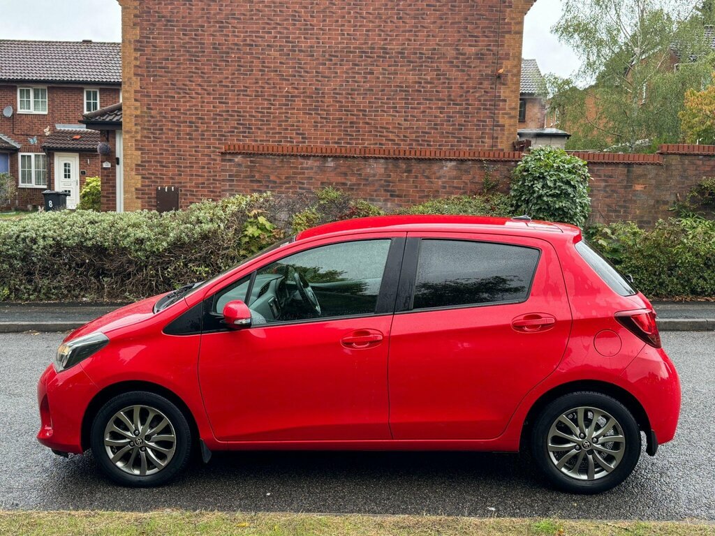 Toyota Yaris 1.33 Dual Vvt-i Icon Euro 6 Red #3