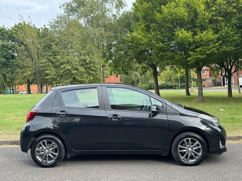 Toyota Yaris 1.33 Dual Vvt-i Icon Euro 5 Euro 5 Black #4