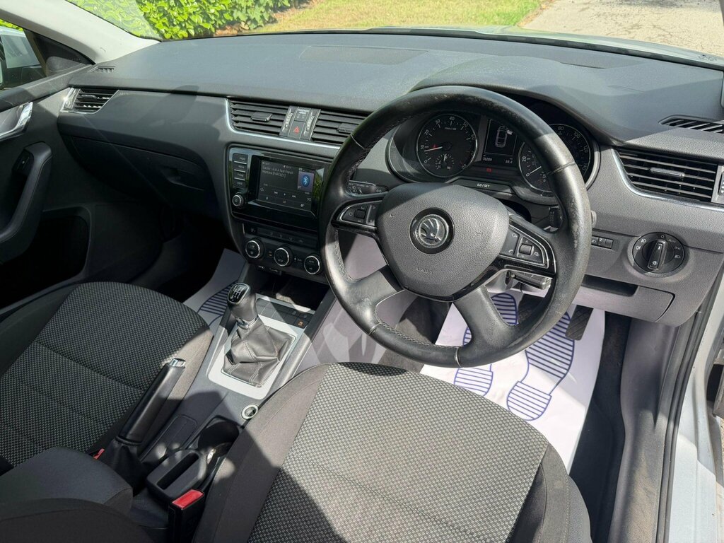 Skoda Octavia Hatchback Se Red #22