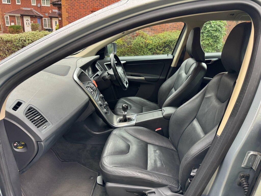 Volvo XC60 2.0 T5 Se Lux Powershift Silver #25
