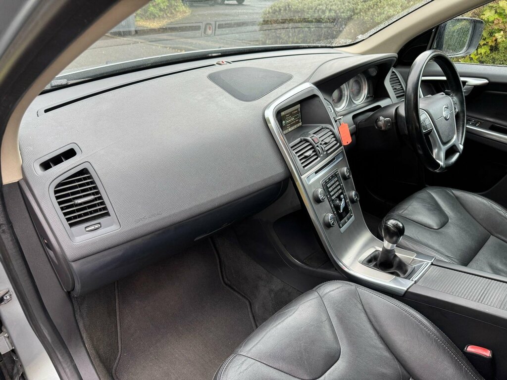 Volvo XC60 2.0 T5 Se Lux Powershift Silver #24