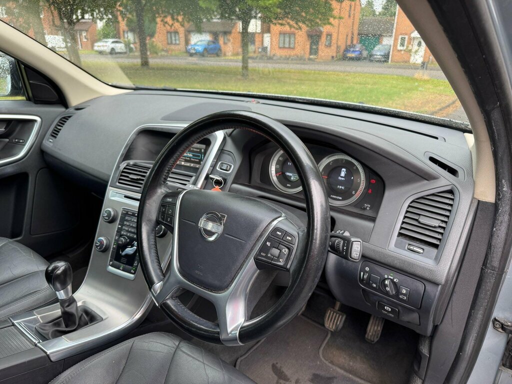 Volvo XC60 2.0 T5 Se Lux Powershift Silver #23