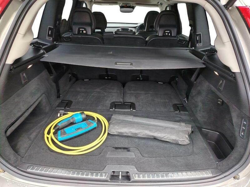 Volvo XC90 Inscription White #14
