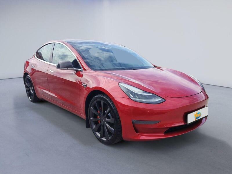 Tesla Model 3 Dual Motor Performance Saloon Red