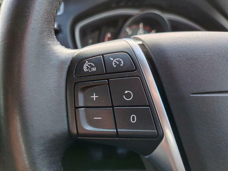 Volvo V40 T2 Momentum Nav Plus Silver #18