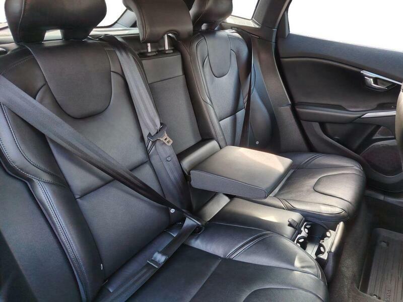 Volvo V40 T2 Momentum Nav Plus Silver #46