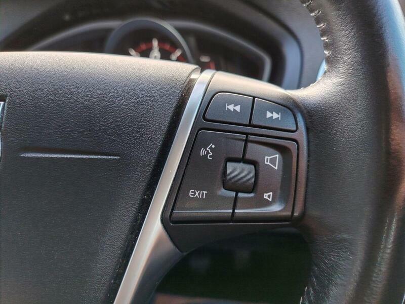 Volvo V40 T2 Momentum Nav Plus Silver #20