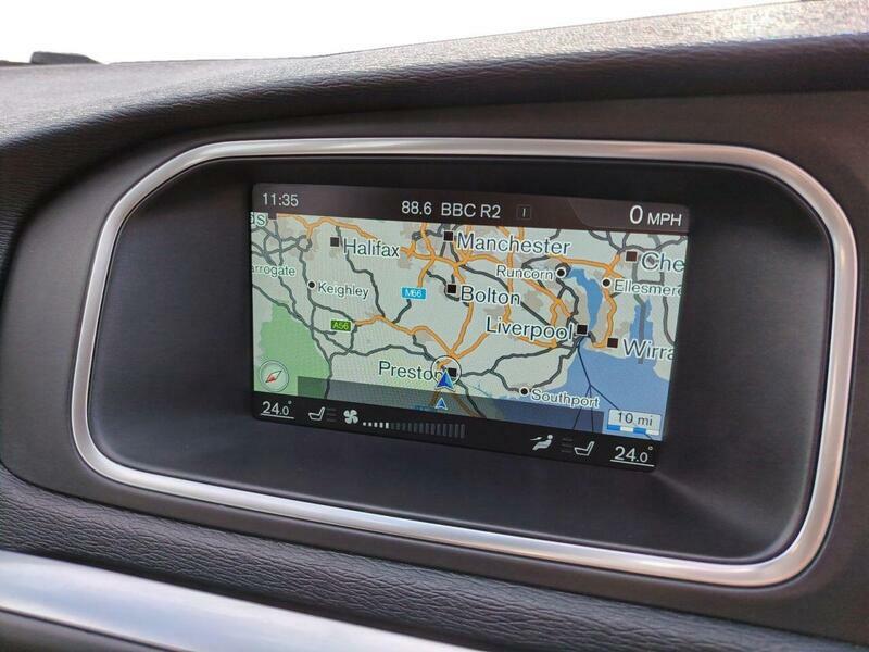 Volvo V40 T2 Momentum Nav Plus Silver #27