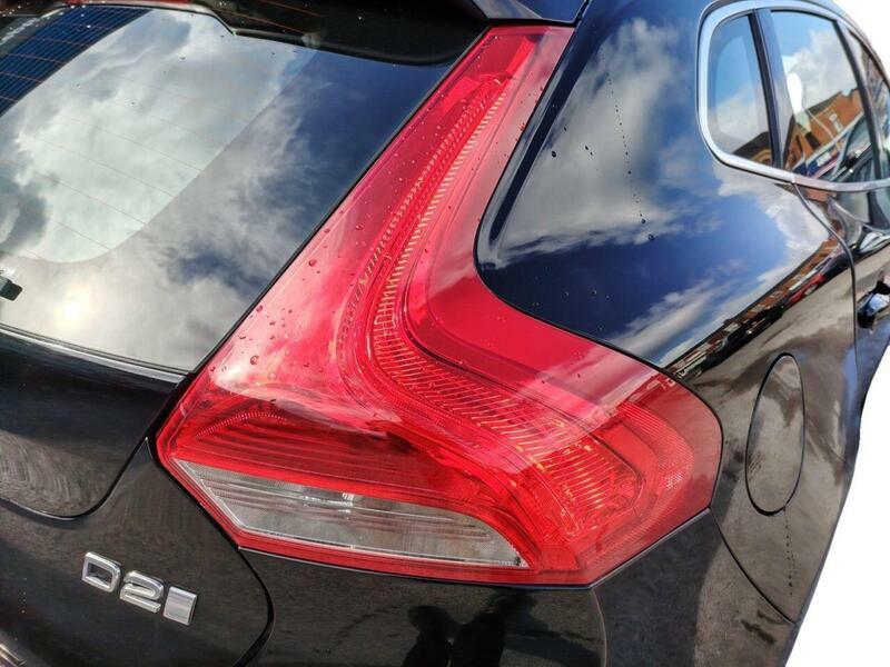 Volvo V40 T2 Momentum Nav Plus Silver #9
