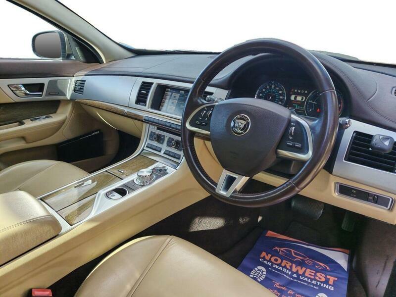 Jaguar XF D V6 S Premium Luxury Grey #43
