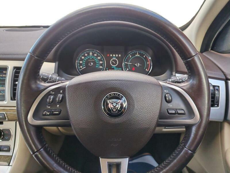 Jaguar XF D V6 S Premium Luxury Grey #24