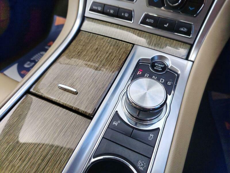Jaguar XF D V6 S Premium Luxury Grey #34