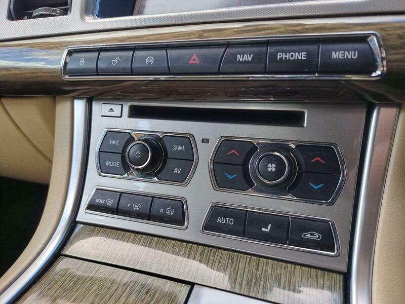 Jaguar XF D V6 S Premium Luxury Grey #33