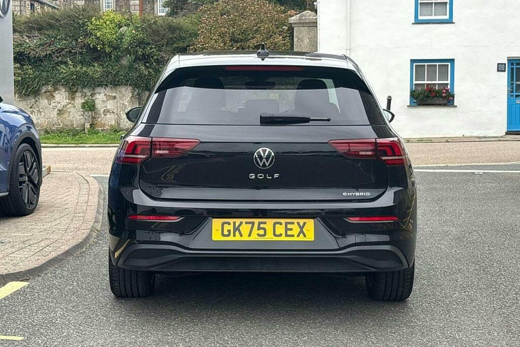 Volkswagen e-Golf 1.5 Tsi Ehybrid 19.7Kwh Match Hatchback Black #4