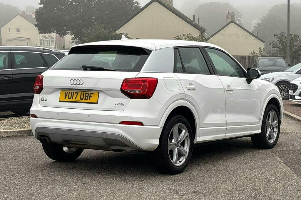 Audi Q2 1.4 Tfsi Cod Sport Suv VU17UBF White #3