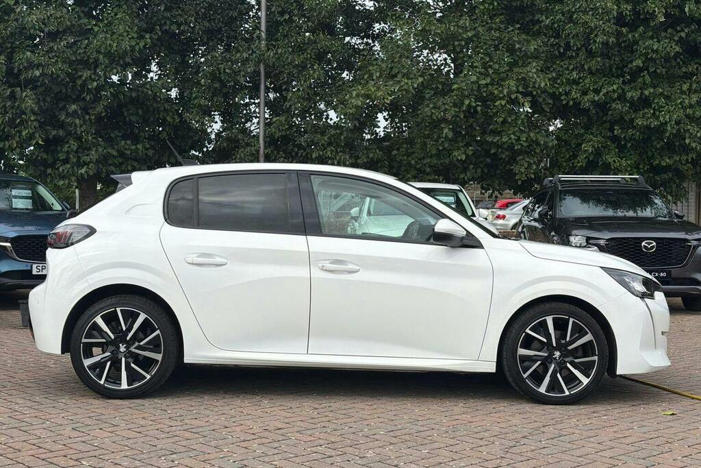 Peugeot 208 1.2 Puretech Allure Hatchback White #2