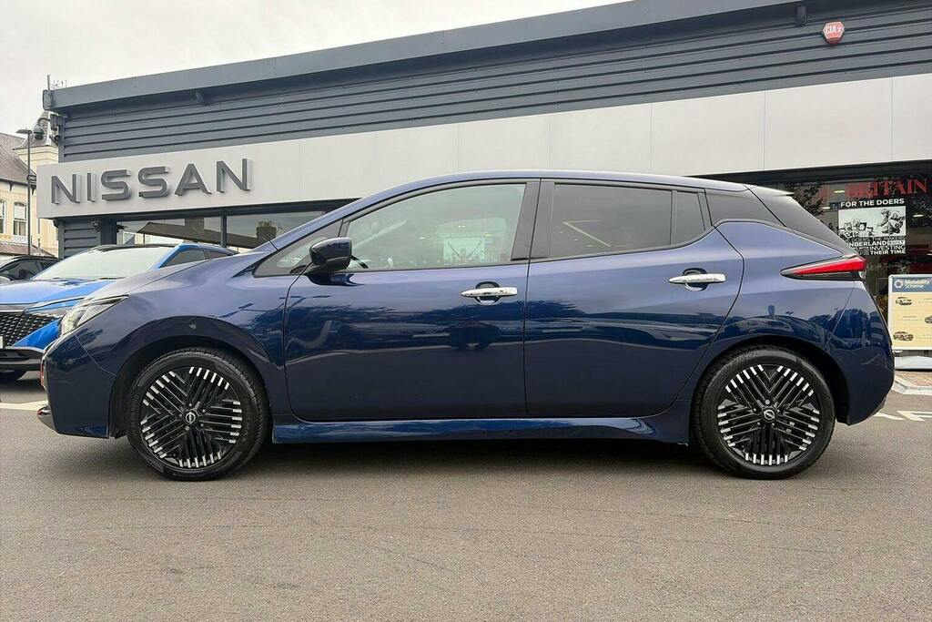 Nissan Leaf 39Kwh N Connecta Hatchback Blue #6