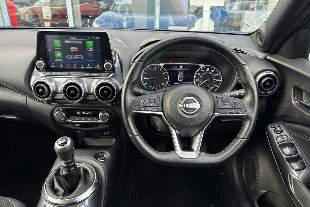 Nissan Juke Tekna Black #12