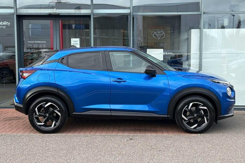 Nissan Juke Tekna Black #2
