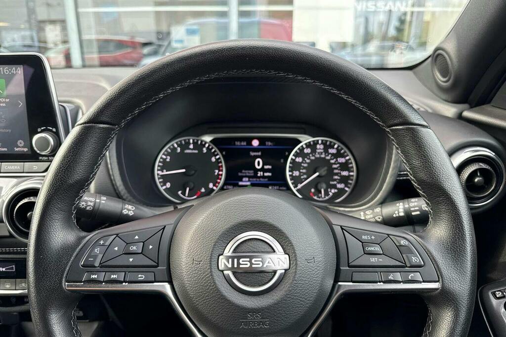 Nissan Juke Tekna Black #13