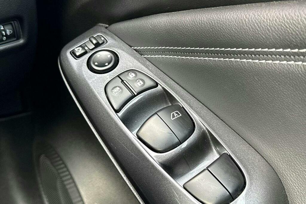 Nissan Juke Tekna Black #30
