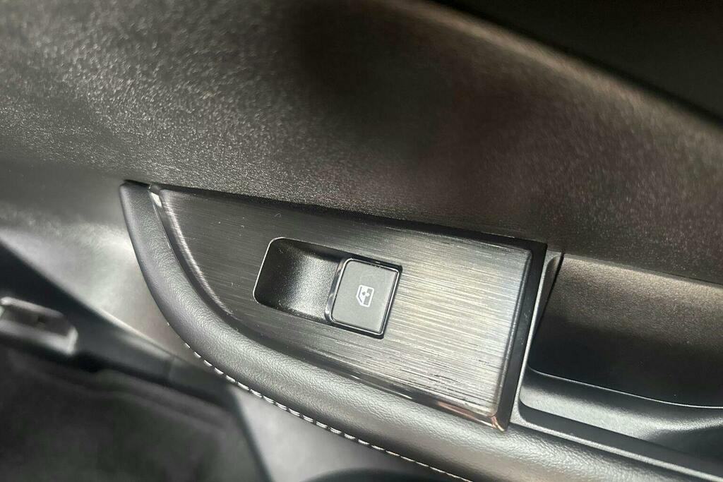 Nissan Qashqai Tekna Silver #40