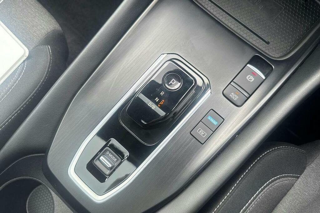 Nissan Qashqai Tekna Silver #32