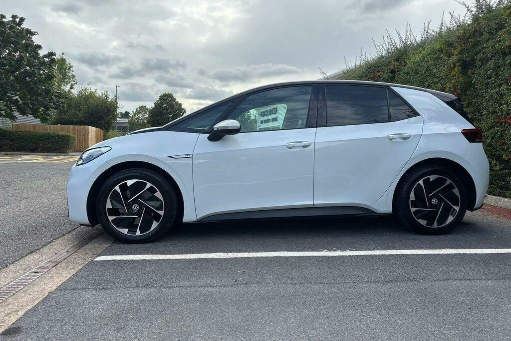 Volkswagen ID.3 Pro Performance 58Kwh Life Hatchback White #6