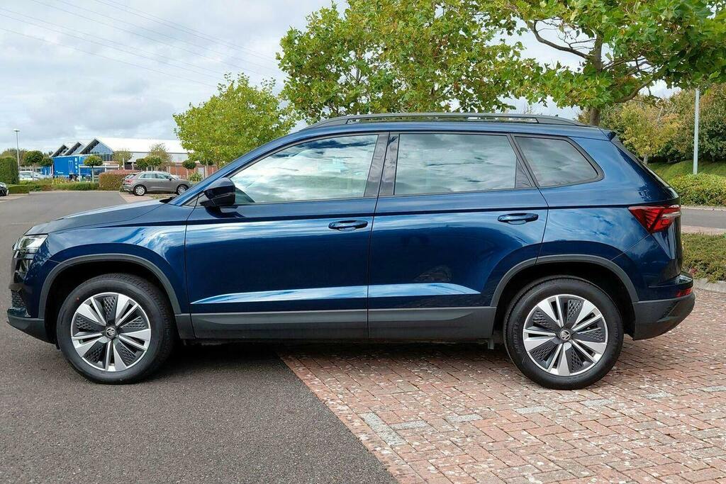 Skoda Karoq 1.5 Tsi Act Se Drive Suv Blue #6