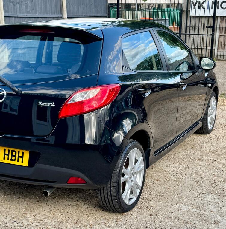 Mazda 2 Sport Black #5