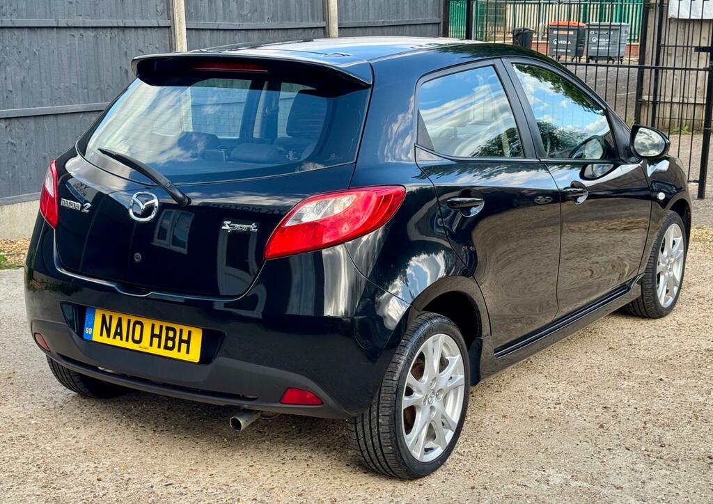 Mazda 2 Sport Black #4